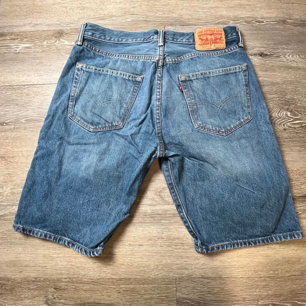 Levi's 501 Denim Shorts Mens 32 Blue Medium Wash Button Fly Cut Off Jorts